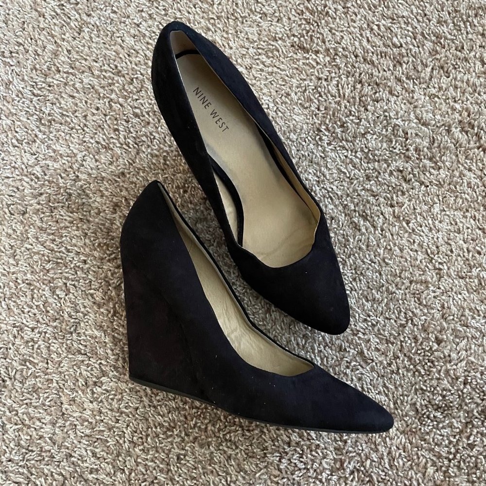 Black pointed suede wedges